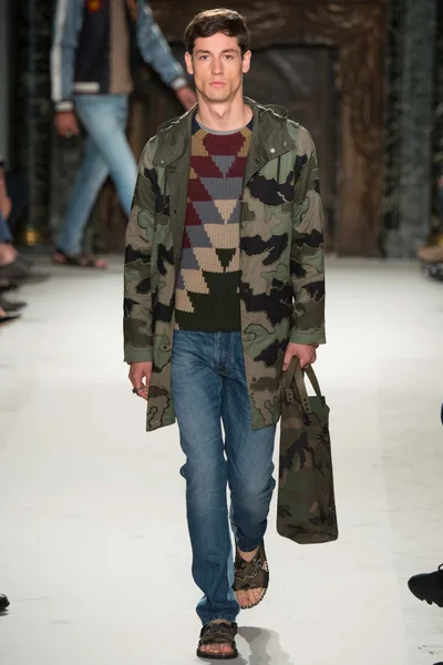 Look 63